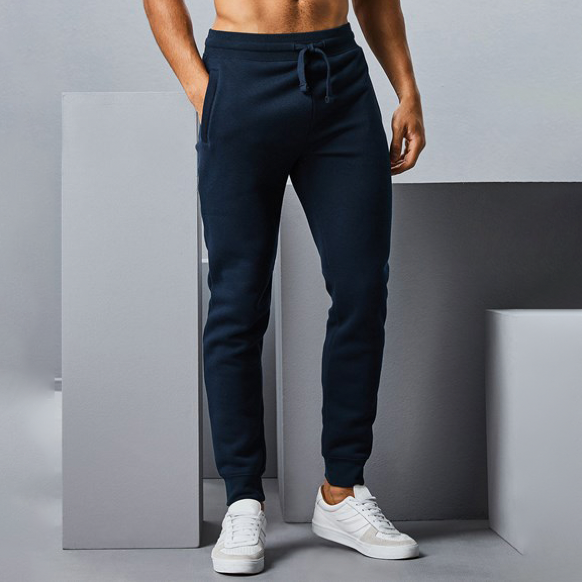 RUSSELL | AUTHENTIC JOG PANTS | LOGO LEFT LEG